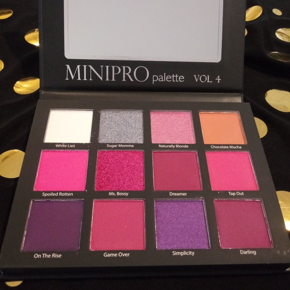 Makeup - Picture 2 of 3